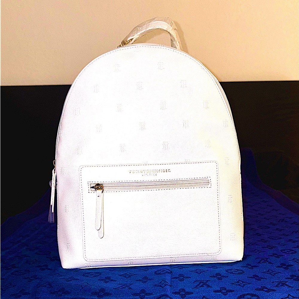 Brand new Tommy Hilfiger backpack ❤️🥰